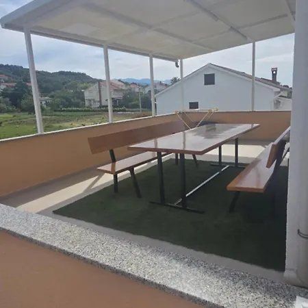 Hause Lupic * Раб