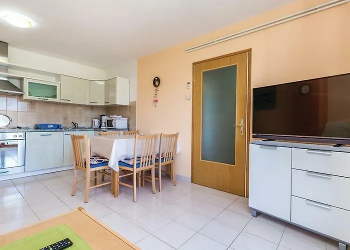 Hause Lupic アパート *