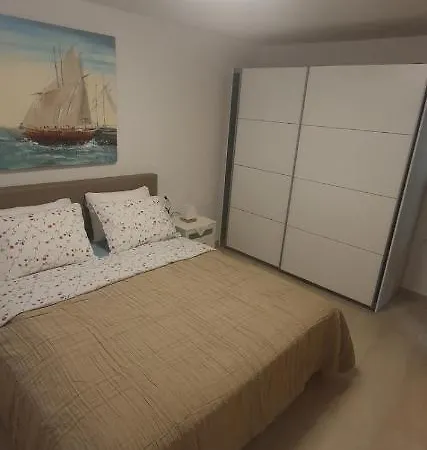 Hause Lupic Apartman Rab Town