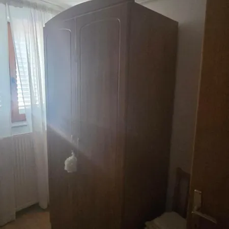Hause Lupic *
