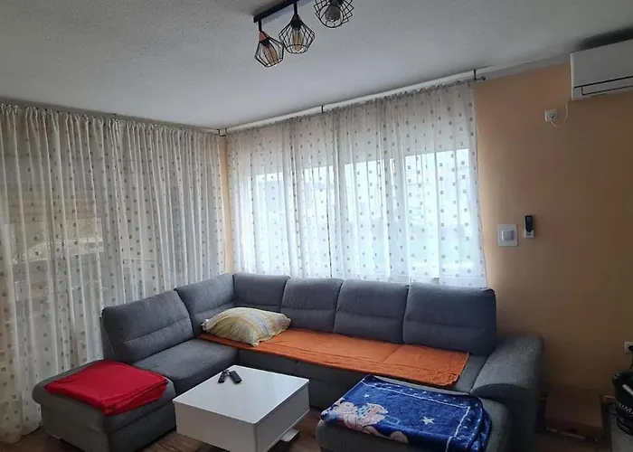 Hause Lupic Rab Town