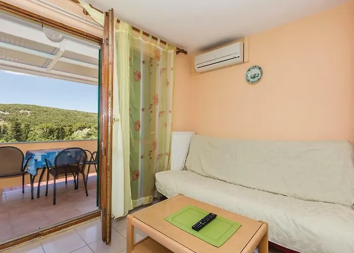 Hause Lupic Rab Town