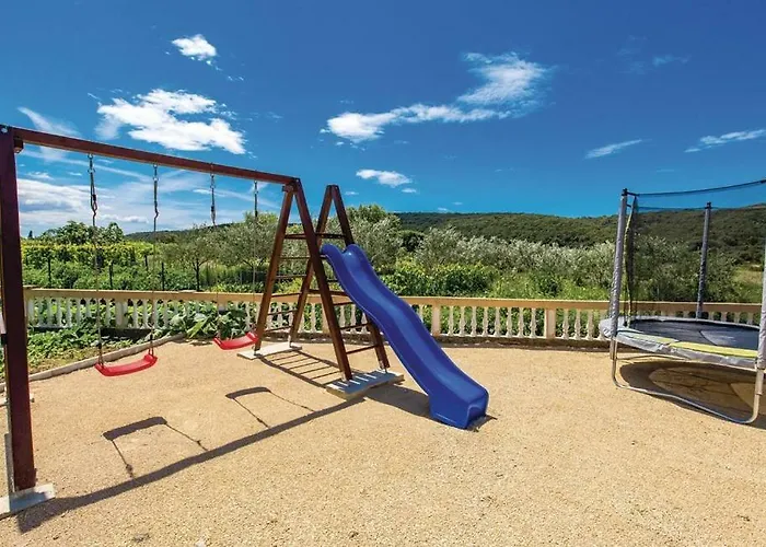 Hause Lupic Apartman *