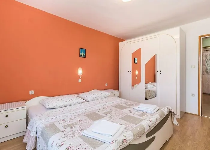 Hause Lupic Apartman Rab Town