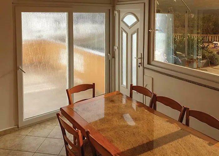 Hause Lupic Apartman